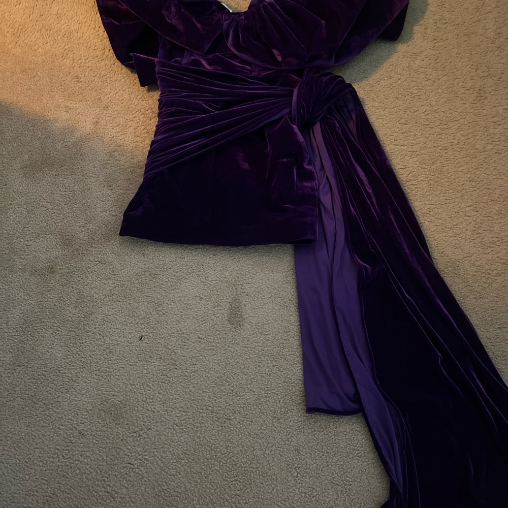 Dramatic structured mini dress! - Picture 4 of 5